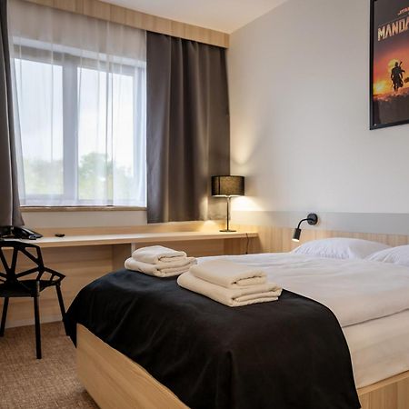 Hotel Dworski Galaktyczny Park Warzymice Luaran gambar