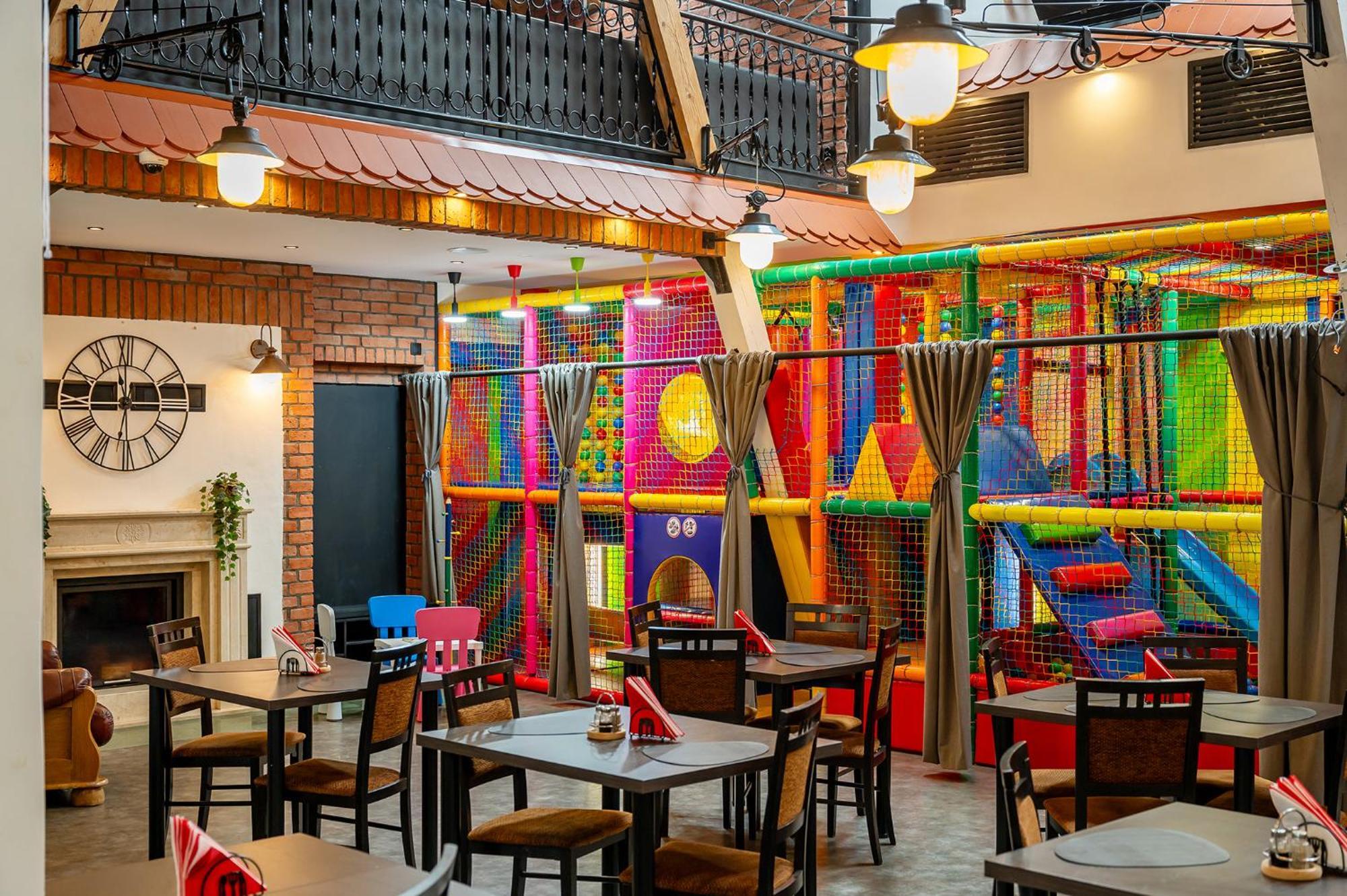 Hotel Dworski Galaktyczny Park Warzymice Luaran gambar