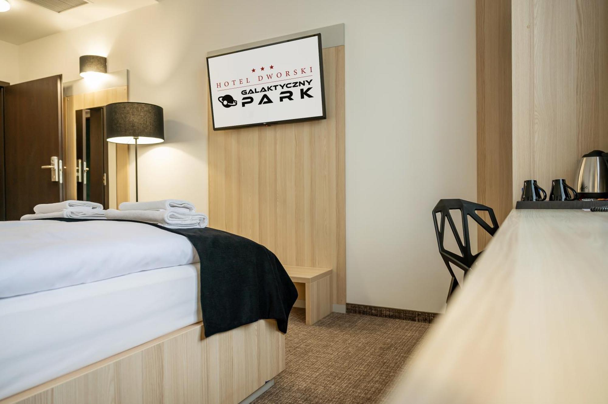 Hotel Dworski Galaktyczny Park Warzymice Luaran gambar