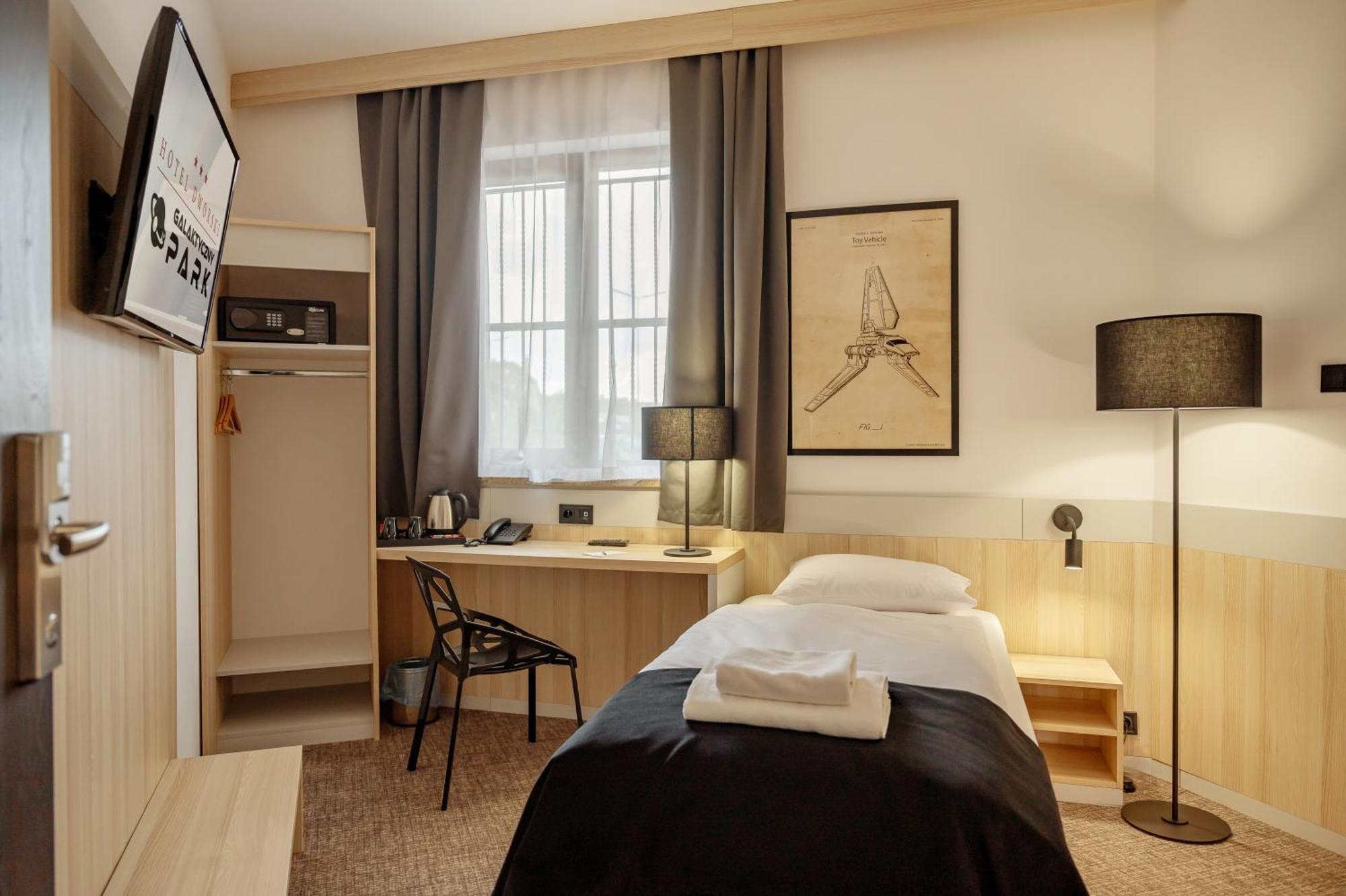 Hotel Dworski Galaktyczny Park Warzymice Luaran gambar