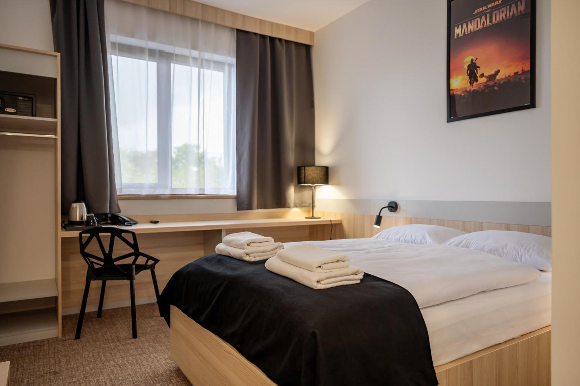 Hotel Dworski Galaktyczny Park Warzymice Luaran gambar