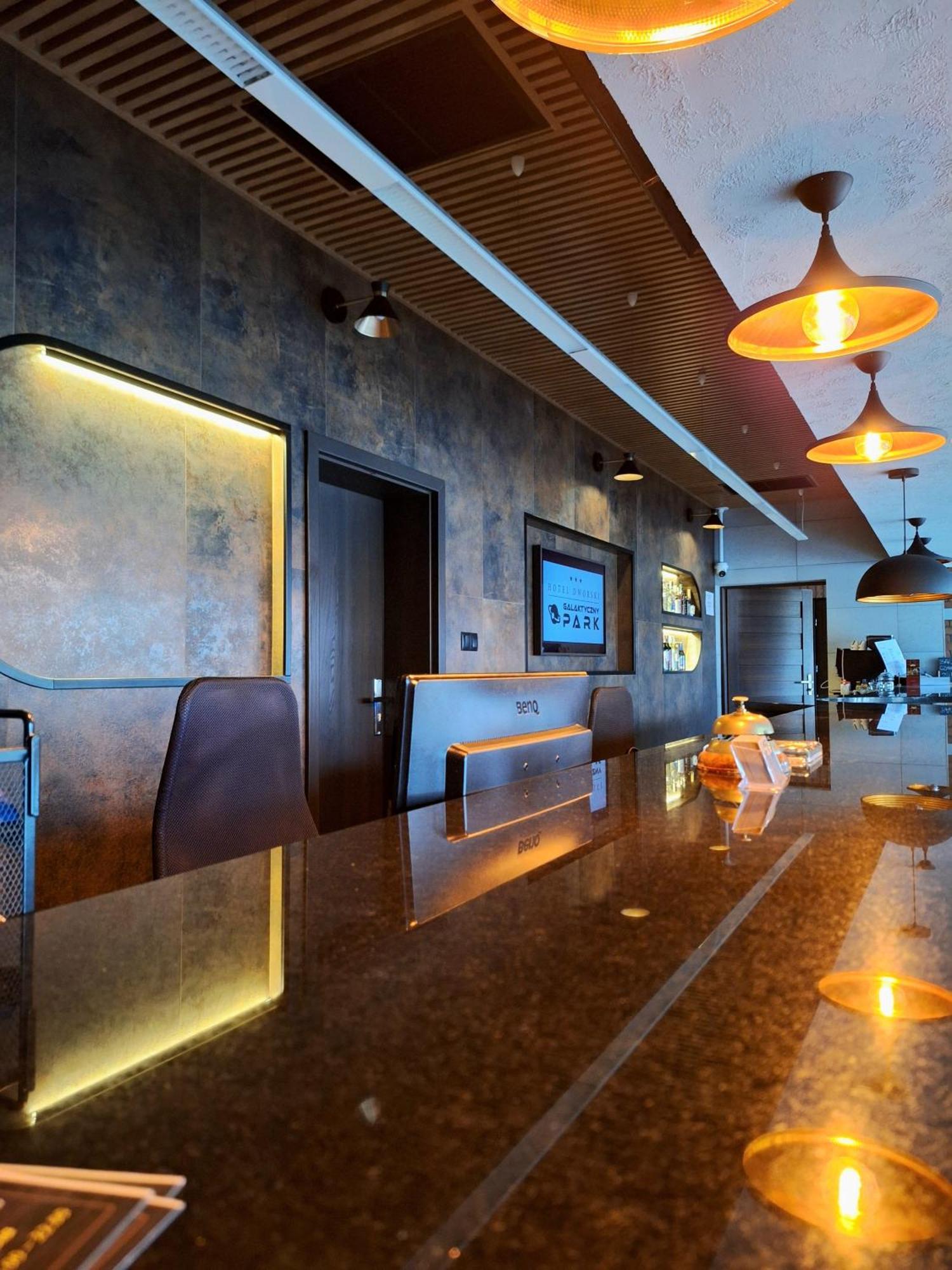 Hotel Dworski Galaktyczny Park Warzymice Luaran gambar