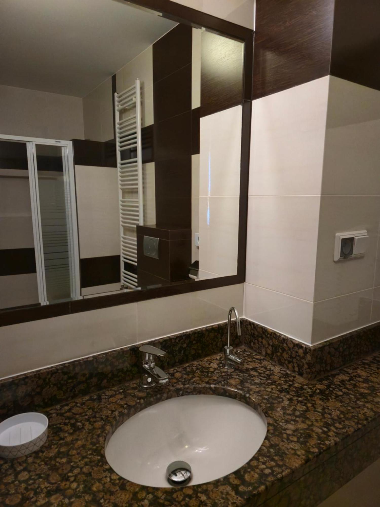 Hotel Dworski Galaktyczny Park Warzymice Luaran gambar